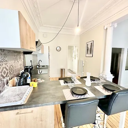 Le Pantheon, Urbain Et Authentique Apartment Limoges Exterior photo